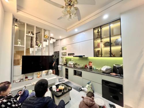 Nhà Nguyễn Văn Linh 32m², 4 tầng sang trọng 3,76 tỷ, vị trí đắc địa
